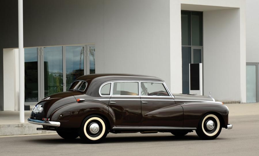  Mercedes-Benz 300 Sliding-Roof Limousine 1952 года  (фото 17 из 17)
